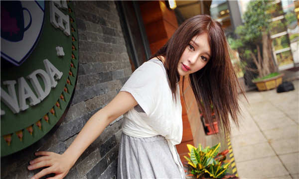 吉安想找一个女性生孩子给报酬-｛找个女人生孩子多少钱｝